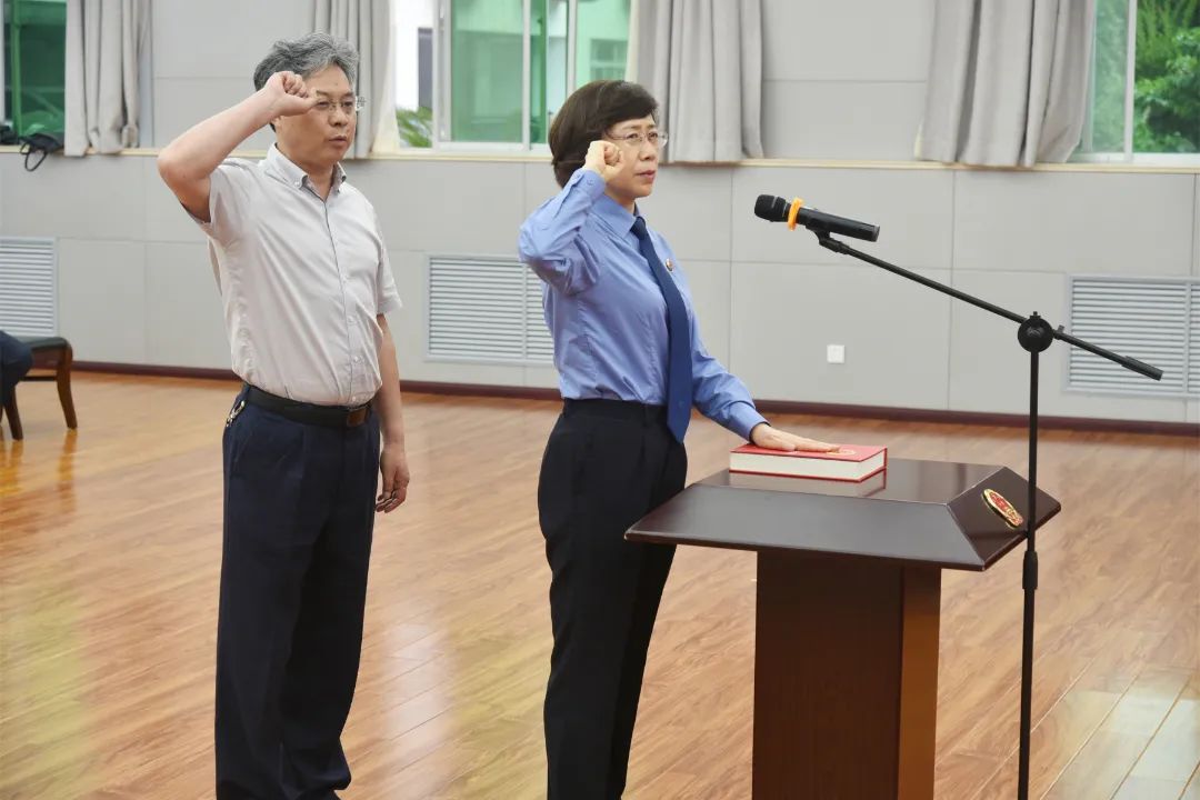 市人大常委会副主任李晓媛,吴巧玲,杜家才,王玲,胡新利,杨守奎,市人大