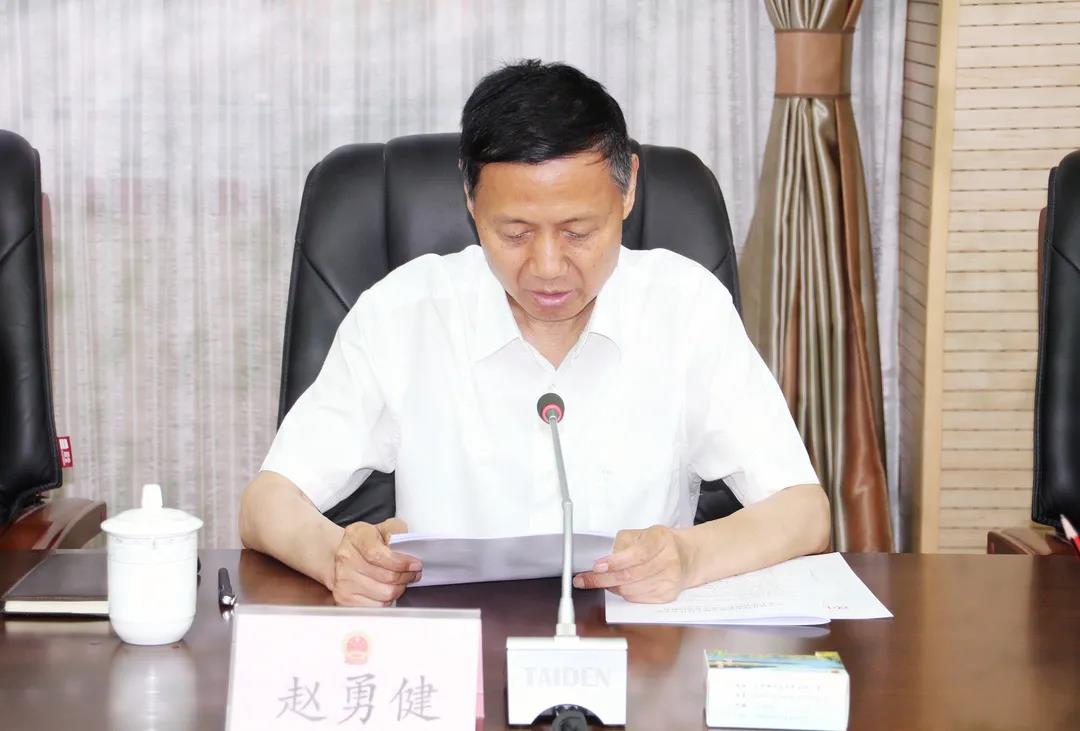 市人大常委会机关传达学习全国优秀县委书记表彰会议精神