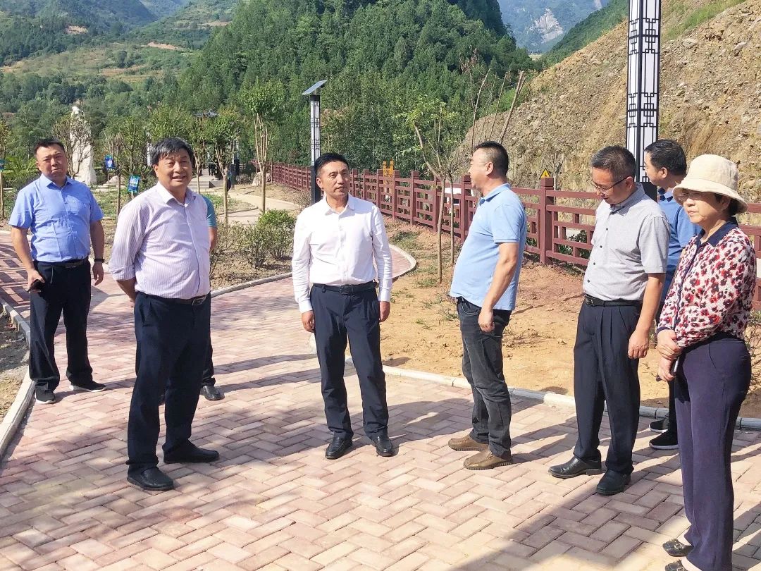 杨守奎到联系村调研指导乡村振兴工作